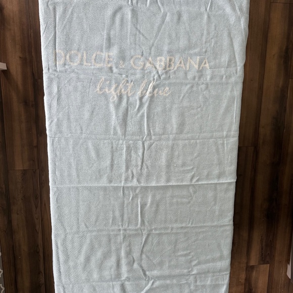 NEW Dolce & Gabbana Light Blue Large Beach Towel - Picture 6 of 7